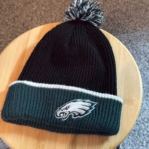 New Era Black and Eagle Green Philadelphia Eagles Beanie